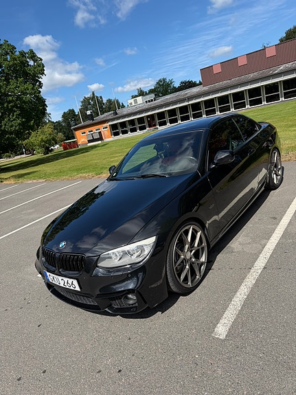 BMW 335i 3 of 5