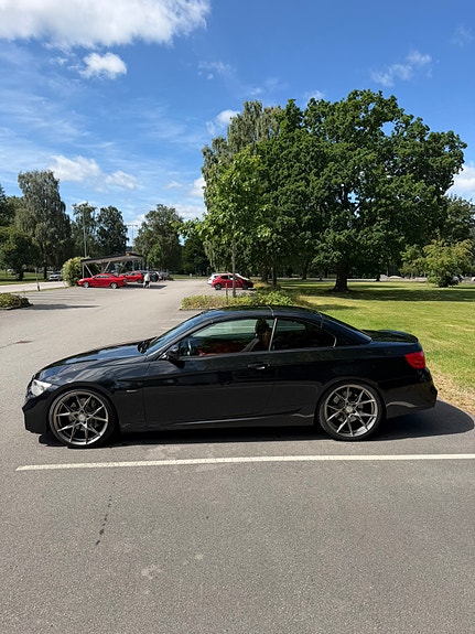 BMW 335i 4 of 5