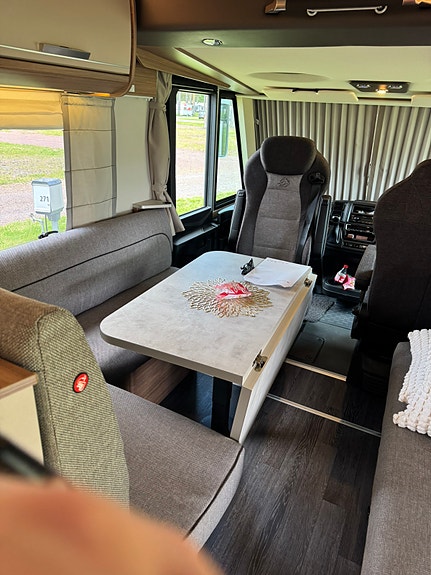 Knaus 900 Live 7 of 12