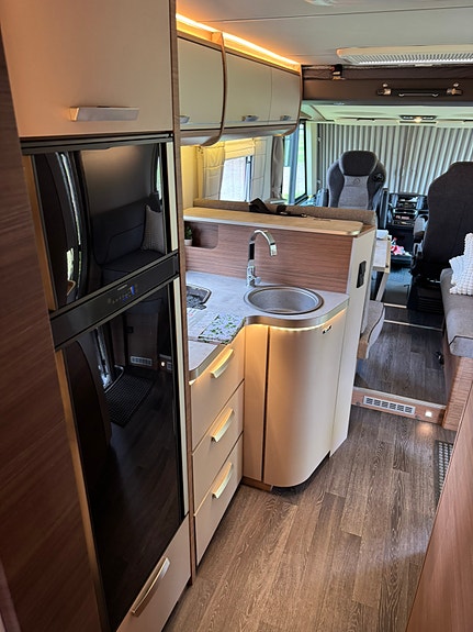 Knaus 900 Live 6 of 12