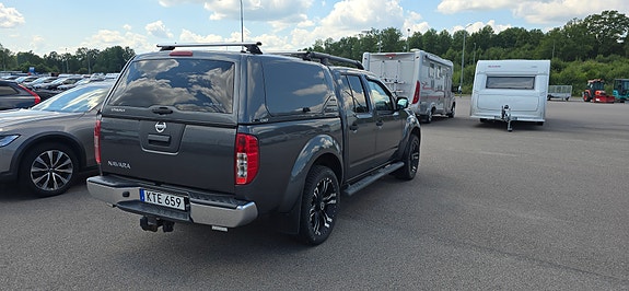 Nissan Navara 2 of 3