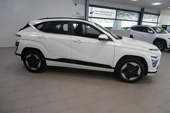 Hyundai Kona 2 of 9