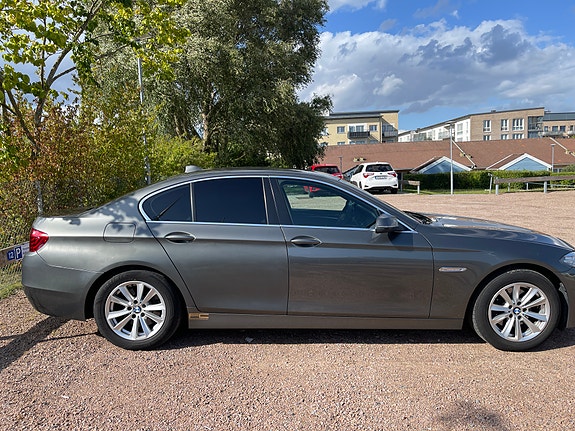 BMW 518d 4 of 5
