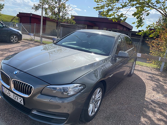 BMW 518d 2 of 5