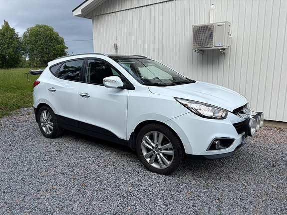 Hyundai ix35 2 of 5