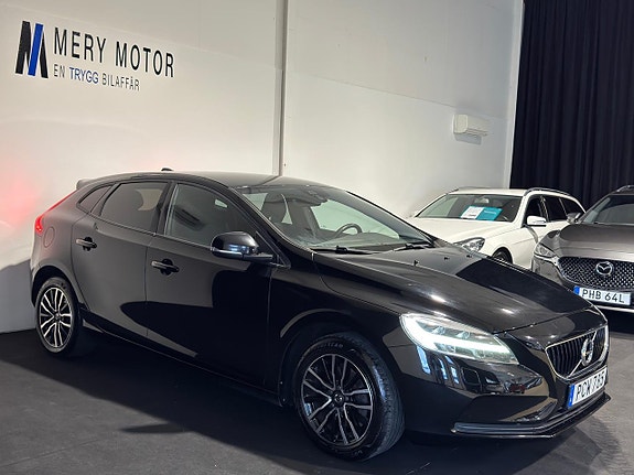 Volvo V40 2 of 5