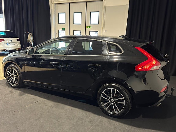 Volvo V40 4 of 5