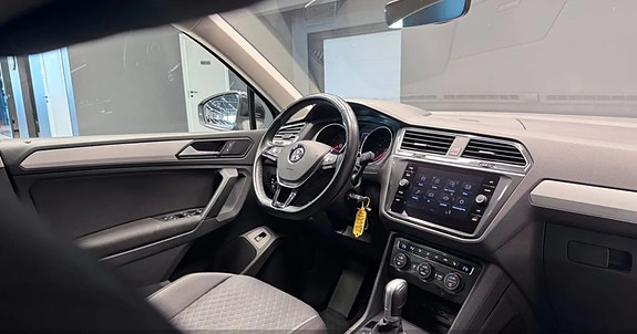 Volkswagen Tiguan 6 of 8