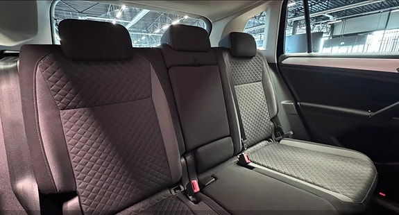 Volkswagen Tiguan 5 of 8