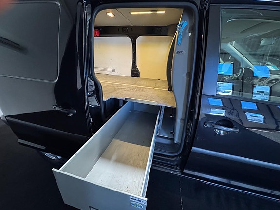 Volkswagen Caddy Maxi 10 of 15