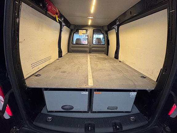 Volkswagen Caddy Maxi 8 of 15
