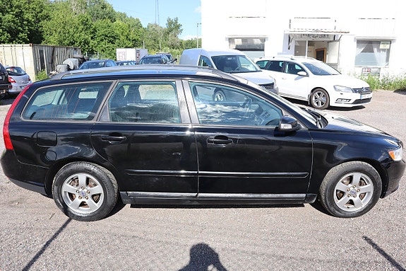 Volvo V50 4 of 5
