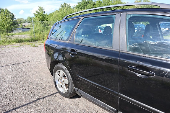 Volvo V50 5 of 5