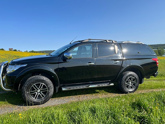 Mitsubishi L200 2 of 5