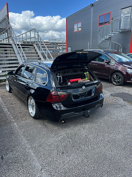 BMW 325i 7 of 7