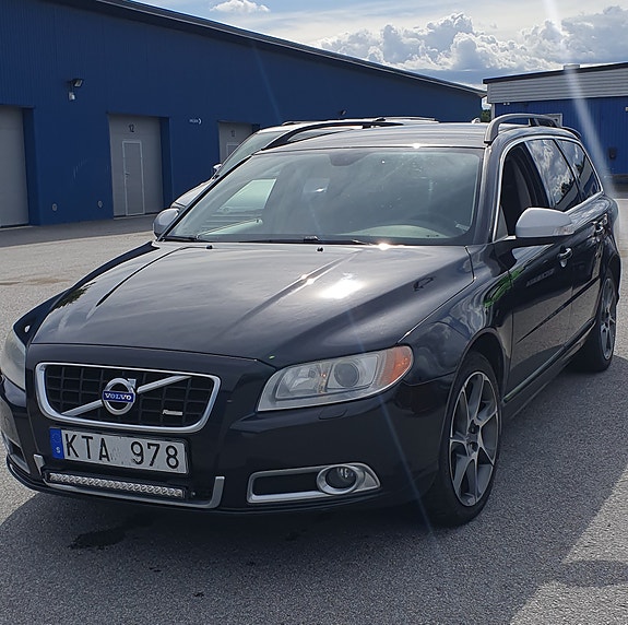 Volvo V70 4 of 5