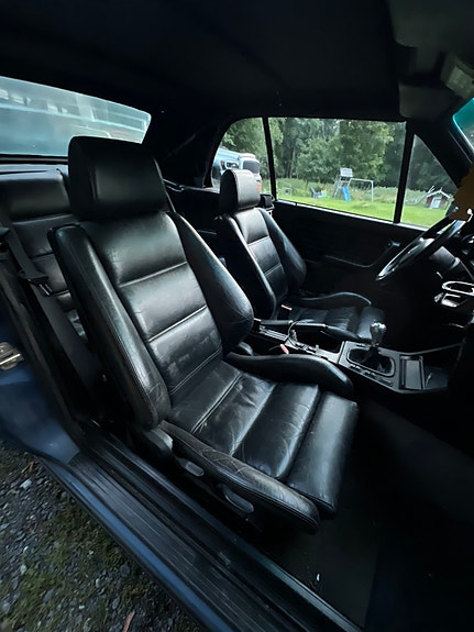BMW 320i 13 of 17