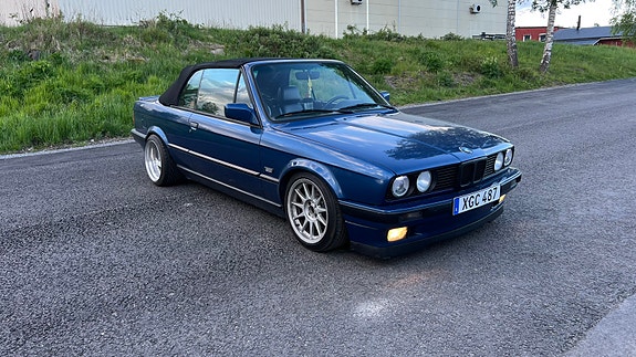 BMW 320i 6 of 17