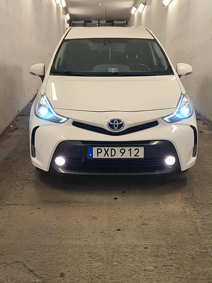 Toyota Prius+ 4 of 7