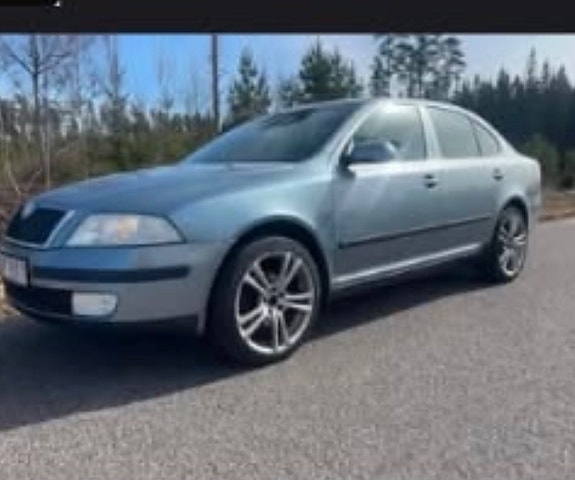 Skoda Octavia 2 of 6