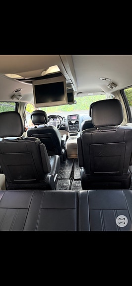Lancia Voyager 2 of 5