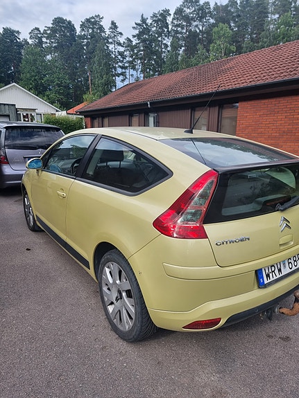 Citroen C4 2 of 2