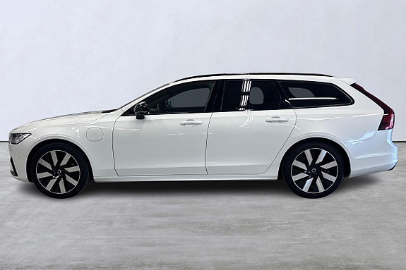Volvo V90 2 of 5