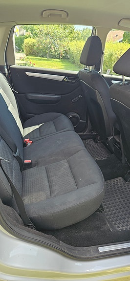Mercedes-Benz B170 4 of 6