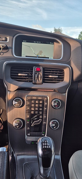 Volvo V40 Cross Country 8 of 10