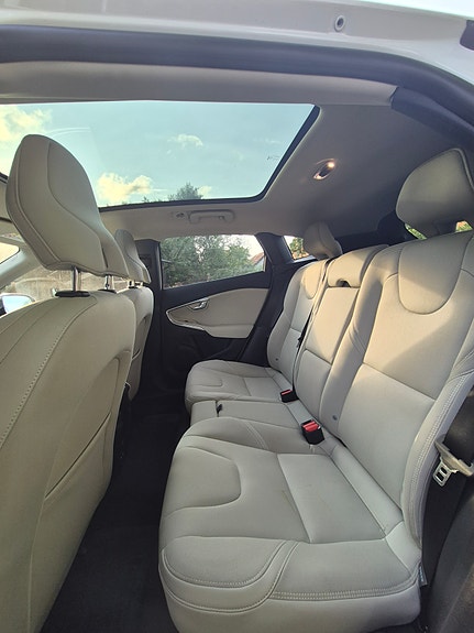 Volvo V40 Cross Country 6 of 10