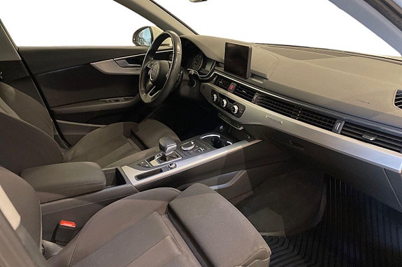 Audi A4 9 of 24