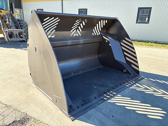 SE Equipment  högtippande skopa 5 kbm