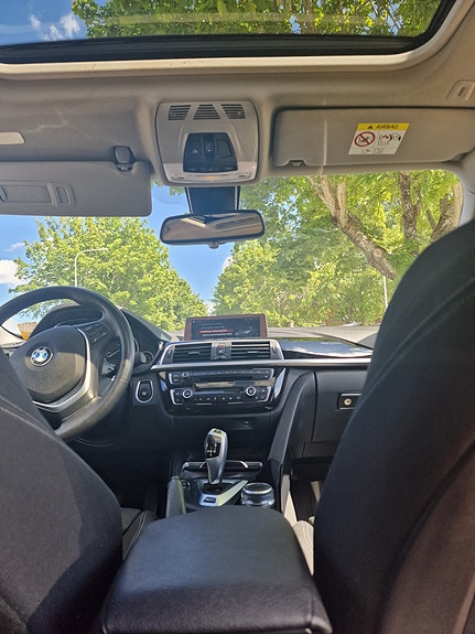 BMW 330e 5 of 5