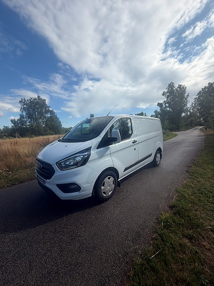 Ford Transit Custom 2 of 5