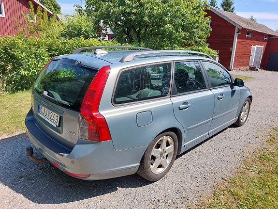 Volvo V50 2 of 3