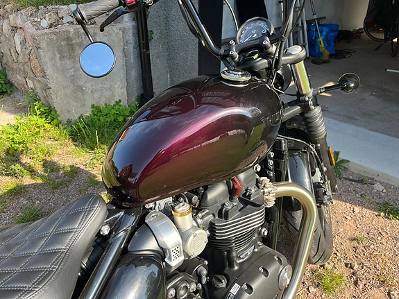 Triumph BONNEVILLE BOBBER STEALTH EDITION 8 of 8