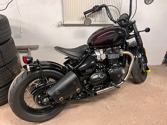 Triumph BONNEVILLE BOBBER STEALTH EDITION 5 of 8