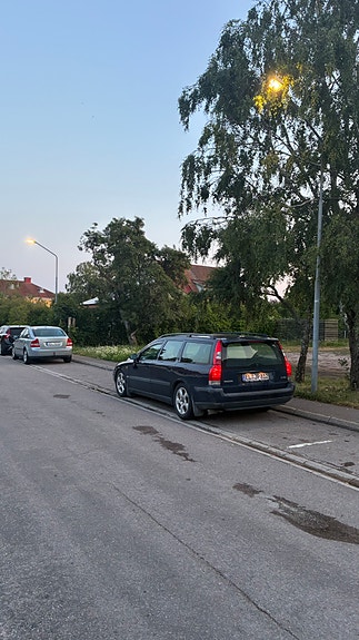 Volvo V70 2 of 5