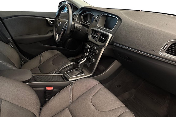 Volvo V40 Cross Country 10 of 19