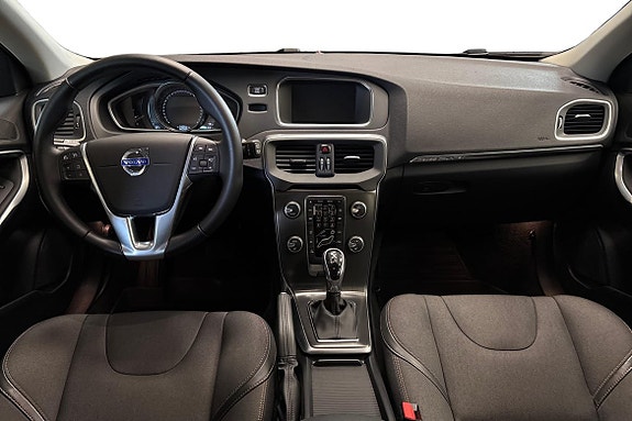 Volvo V40 Cross Country 9 of 19