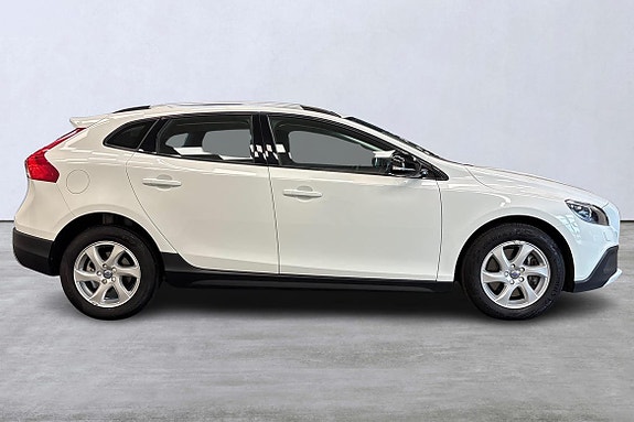 Volvo V40 Cross Country 3 of 19