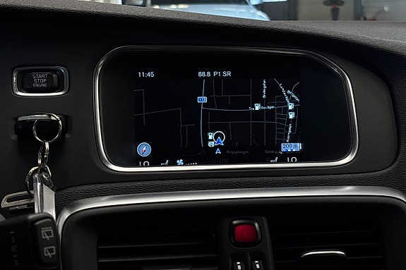 Volvo V40 Cross Country 14 of 19