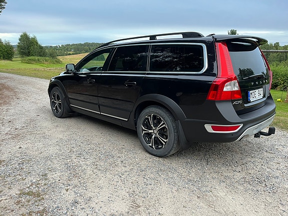 Volvo XC70 4 of 5
