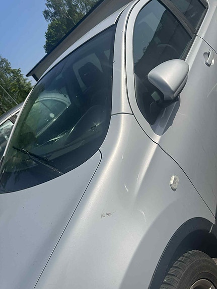 Nissan 140Y 2 of 4