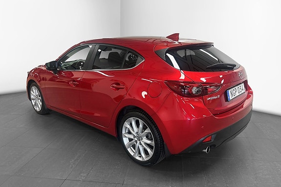 Mazda 3 4 of 5