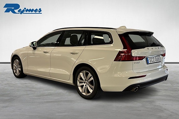 Volvo V60 3 of 5