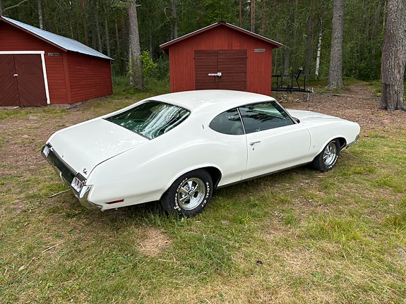 Oldsmobile Cutlass 3 of 13