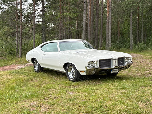 Oldsmobile Cutlass 2 of 13