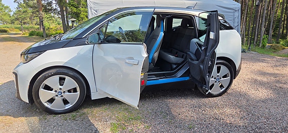 BMW i3 2 of 5