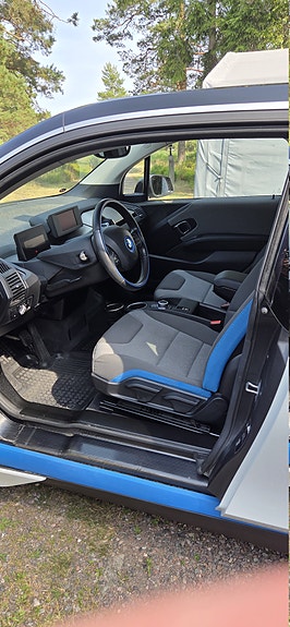 BMW i3 3 of 5
